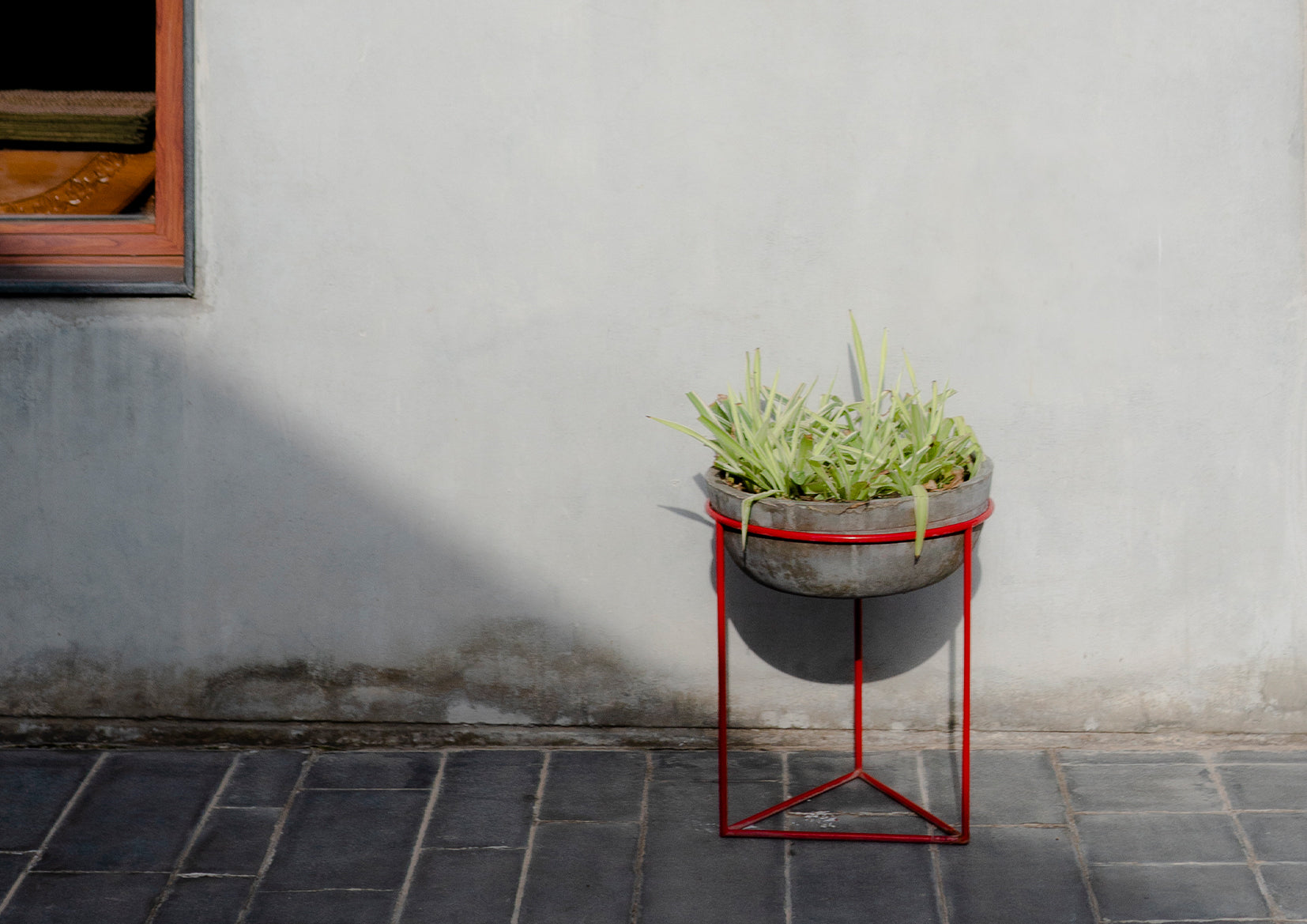 Linea Citra L (Planter stand)