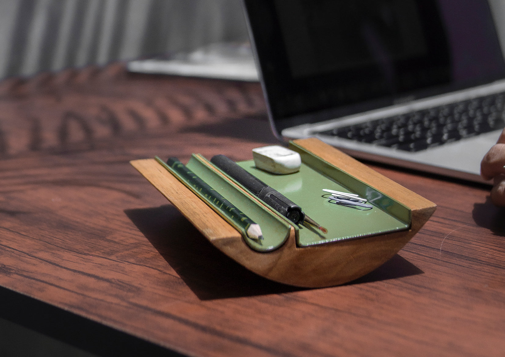 See-Saw ( Desk organizer)