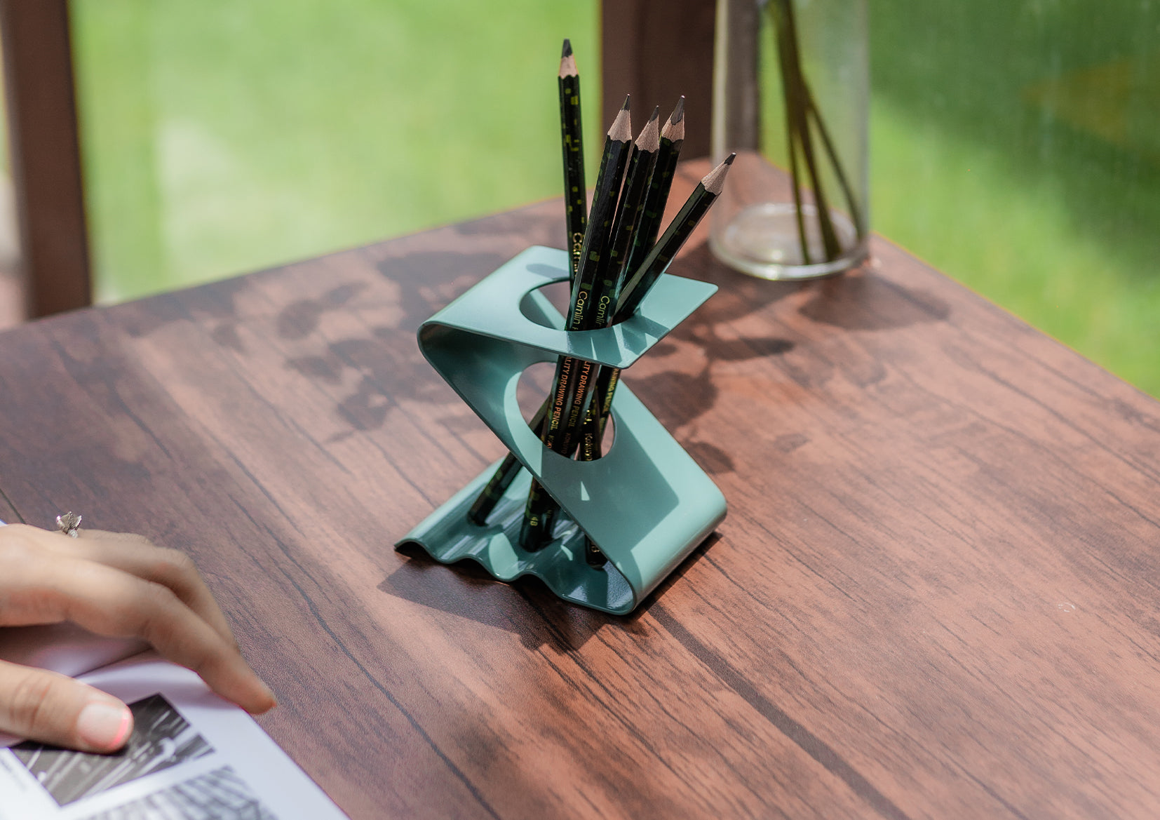 Zee-stand (Pen organiser)